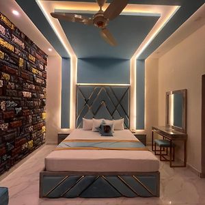 Gulberg Continental Hotel
